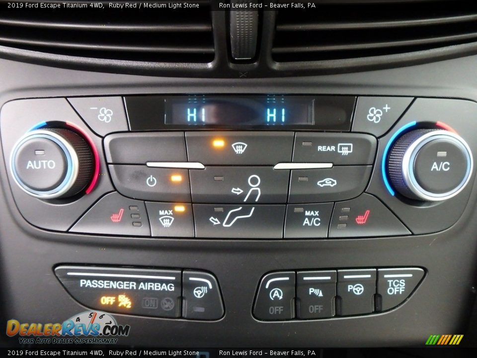 Controls of 2019 Ford Escape Titanium 4WD Photo #19