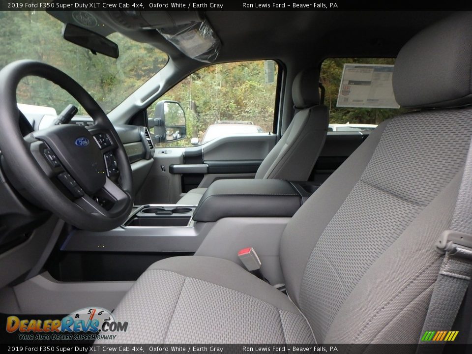 Front Seat of 2019 Ford F350 Super Duty XLT Crew Cab 4x4 Photo #11