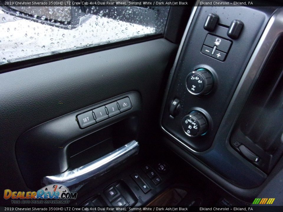 2019 Chevrolet Silverado 3500HD LTZ Crew Cab 4x4 Dual Rear Wheel Summit White / Dark Ash/Jet Black Photo #22