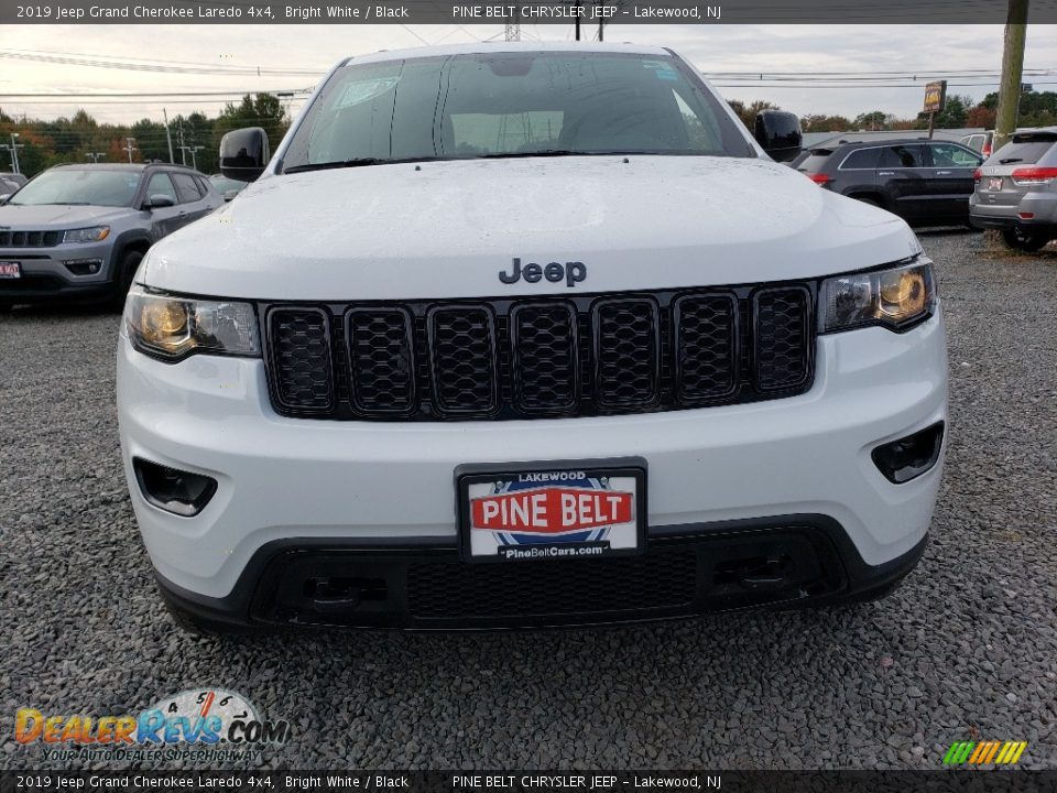 2019 Jeep Grand Cherokee Laredo 4x4 Bright White / Black Photo #2