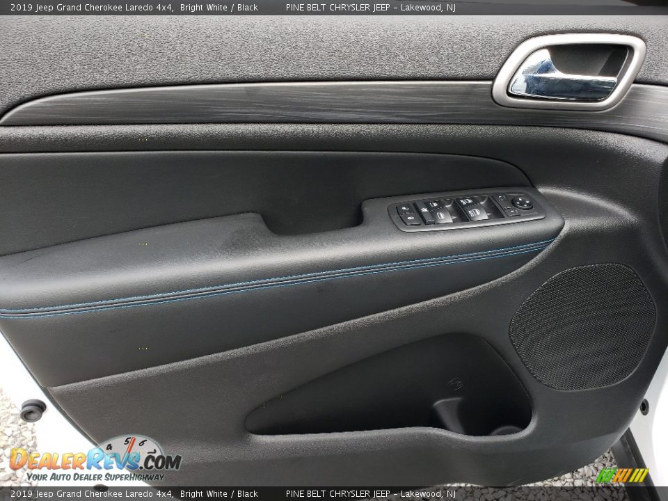 2019 Jeep Grand Cherokee Laredo 4x4 Bright White / Black Photo #8