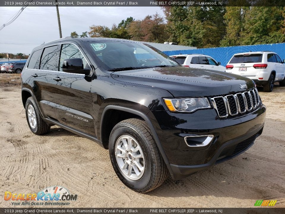 2019 Jeep Grand Cherokee Laredo 4x4 Diamond Black Crystal Pearl / Black Photo #1