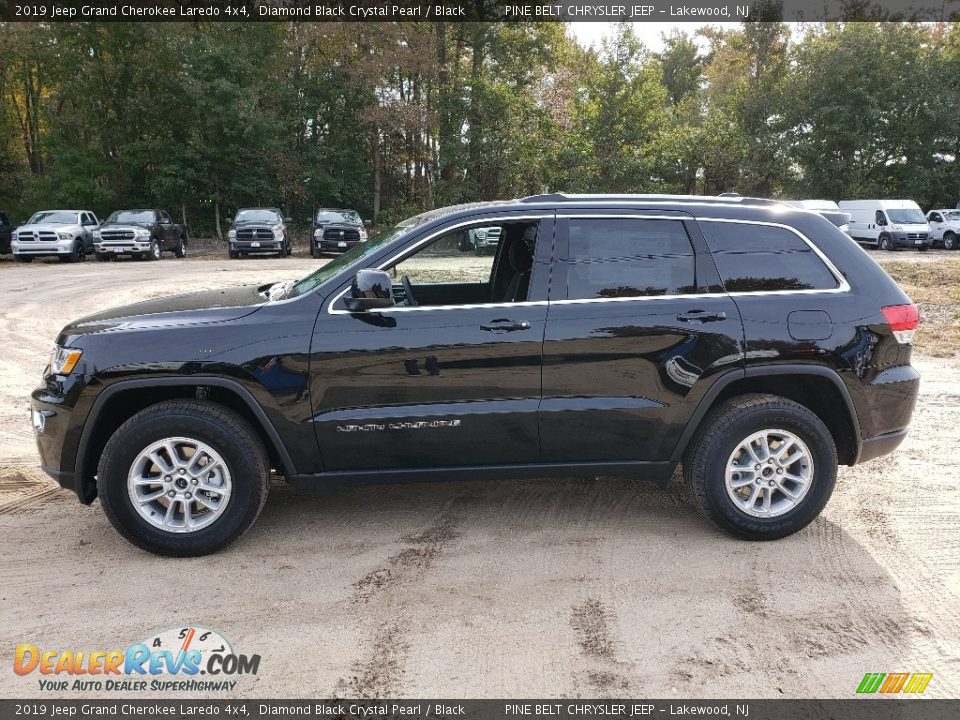 2019 Jeep Grand Cherokee Laredo 4x4 Diamond Black Crystal Pearl / Black Photo #3