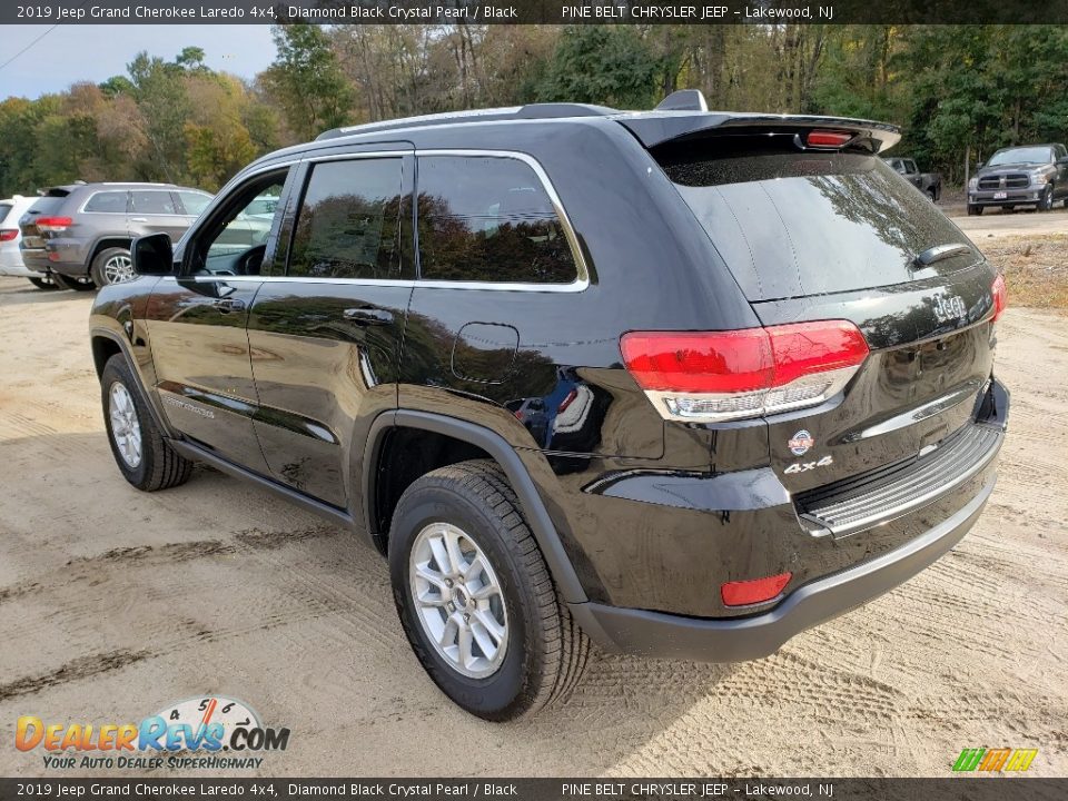 2019 Jeep Grand Cherokee Laredo 4x4 Diamond Black Crystal Pearl / Black Photo #4