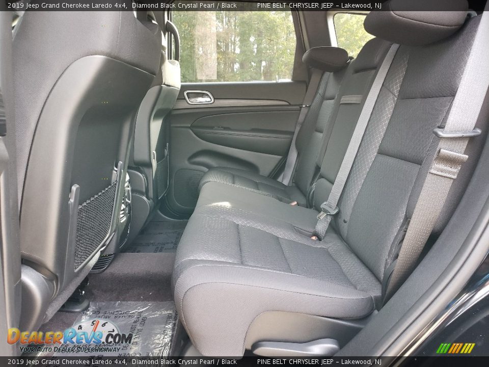 2019 Jeep Grand Cherokee Laredo 4x4 Diamond Black Crystal Pearl / Black Photo #7
