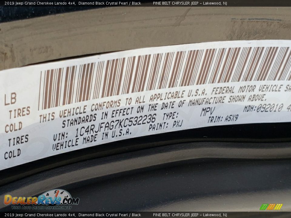 2019 Jeep Grand Cherokee Laredo 4x4 Diamond Black Crystal Pearl / Black Photo #10
