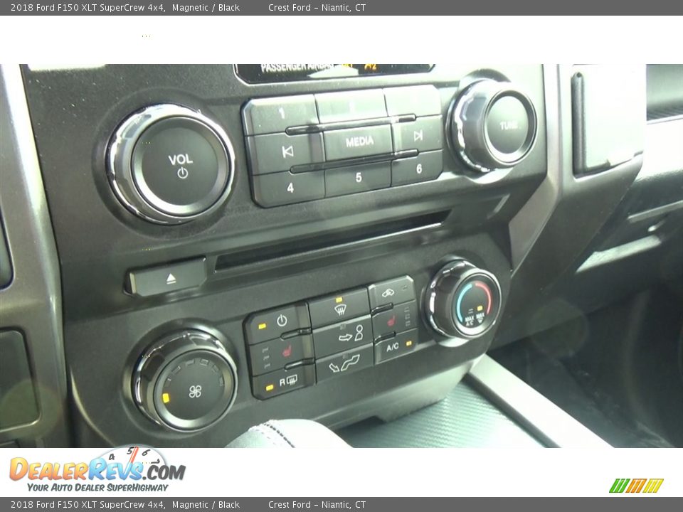 2018 Ford F150 XLT SuperCrew 4x4 Magnetic / Black Photo #15