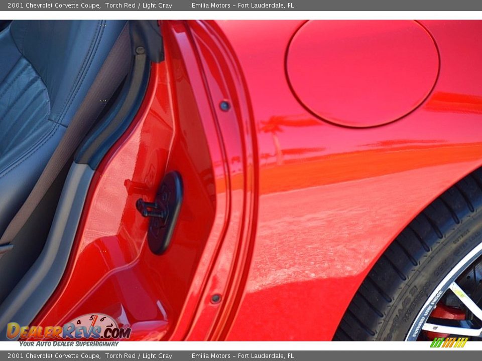 2001 Chevrolet Corvette Coupe Torch Red / Light Gray Photo #50