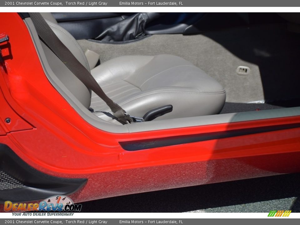 2001 Chevrolet Corvette Coupe Torch Red / Light Gray Photo #61