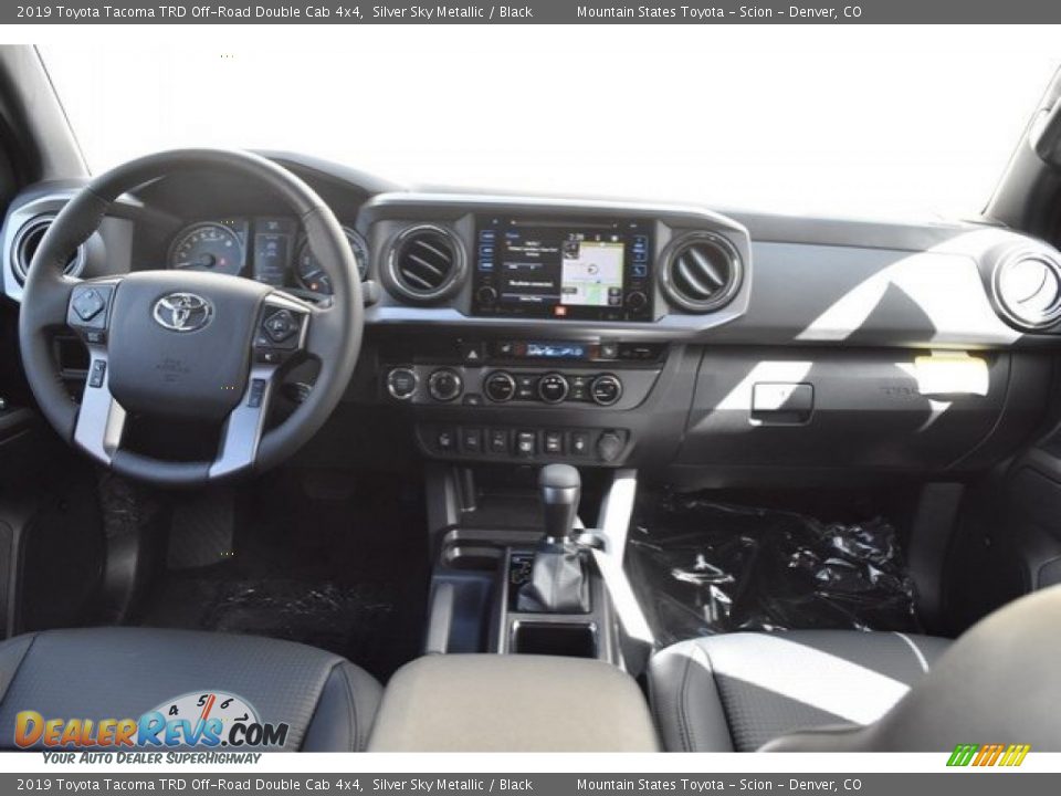 Dashboard of 2019 Toyota Tacoma TRD Off-Road Double Cab 4x4 Photo #8