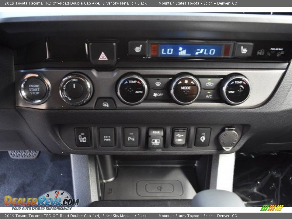 Controls of 2019 Toyota Tacoma TRD Off-Road Double Cab 4x4 Photo #29