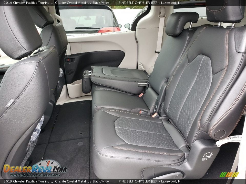 2019 Chrysler Pacifica Touring L Granite Crystal Metallic / Black/Alloy Photo #6