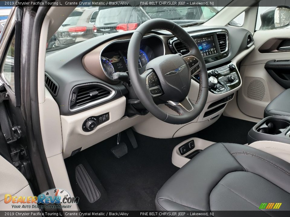 2019 Chrysler Pacifica Touring L Granite Crystal Metallic / Black/Alloy Photo #7