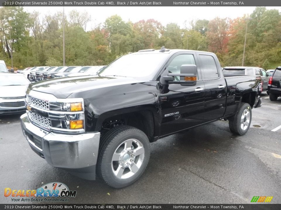 Front 3/4 View of 2019 Chevrolet Silverado 2500HD Work Truck Double Cab 4WD Photo #1