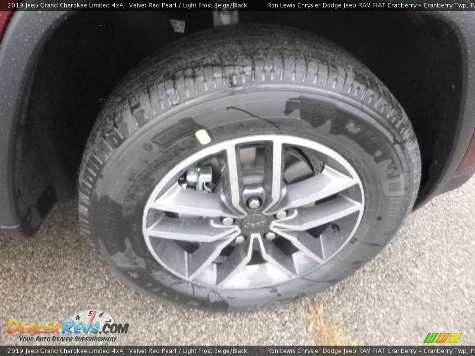 2019 Jeep Grand Cherokee Limited 4x4 Velvet Red Pearl / Light Frost Beige/Black Photo #9