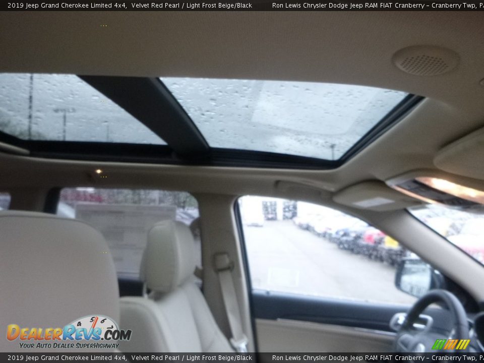 2019 Jeep Grand Cherokee Limited 4x4 Velvet Red Pearl / Light Frost Beige/Black Photo #12