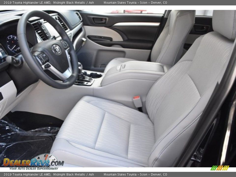 Front Seat of 2019 Toyota Highlander LE AWD Photo #6
