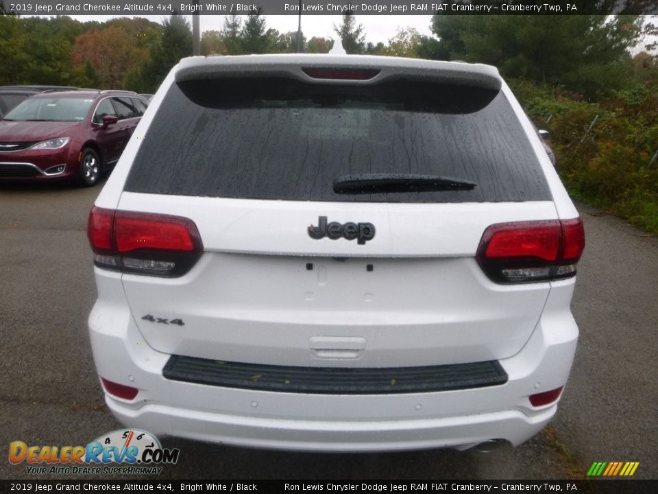 2019 Jeep Grand Cherokee Altitude 4x4 Bright White / Black Photo #4