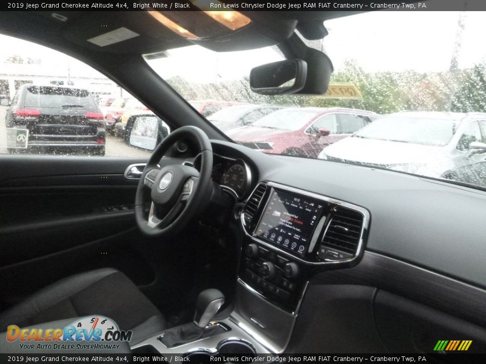 2019 Jeep Grand Cherokee Altitude 4x4 Bright White / Black Photo #11