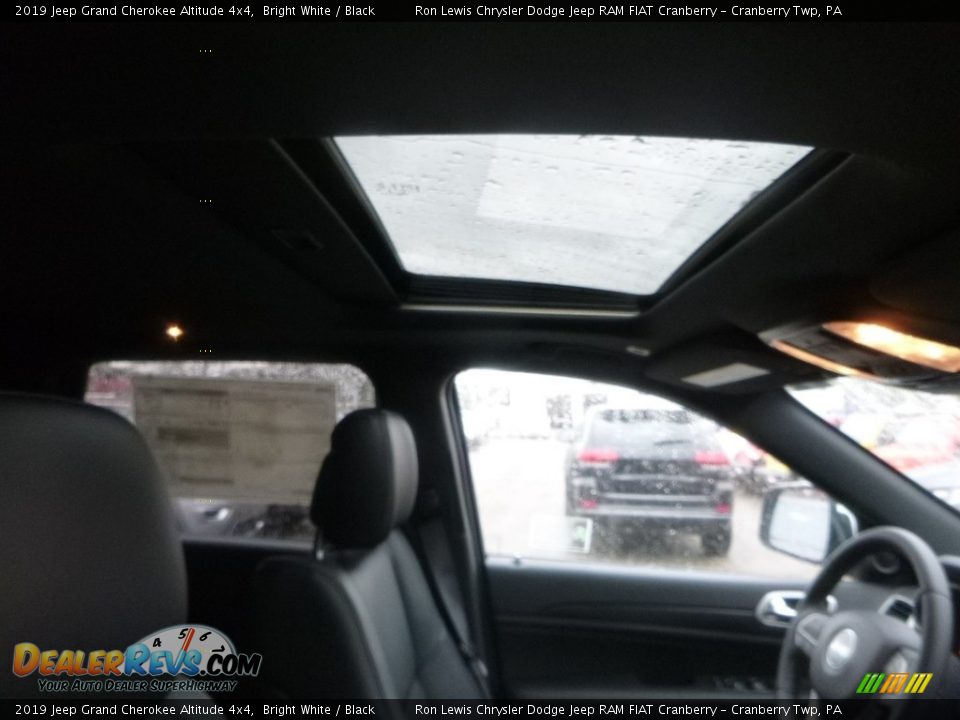 2019 Jeep Grand Cherokee Altitude 4x4 Bright White / Black Photo #12