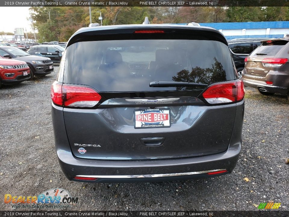 2019 Chrysler Pacifica Touring L Granite Crystal Metallic / Black/Alloy Photo #5