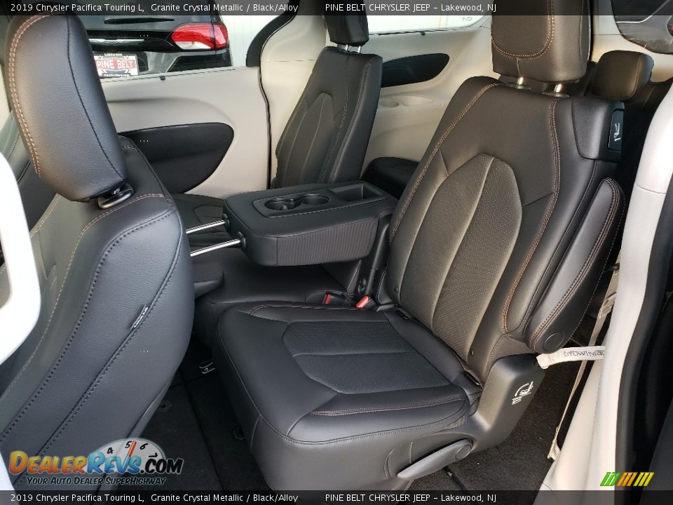 2019 Chrysler Pacifica Touring L Granite Crystal Metallic / Black/Alloy Photo #6