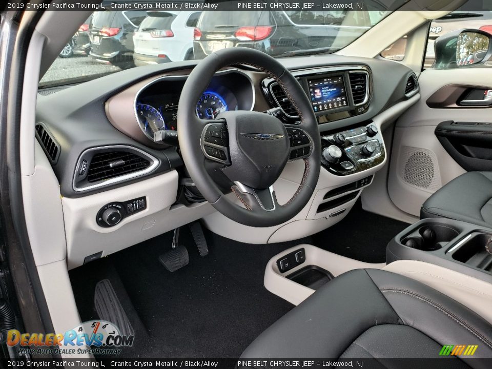 2019 Chrysler Pacifica Touring L Granite Crystal Metallic / Black/Alloy Photo #7