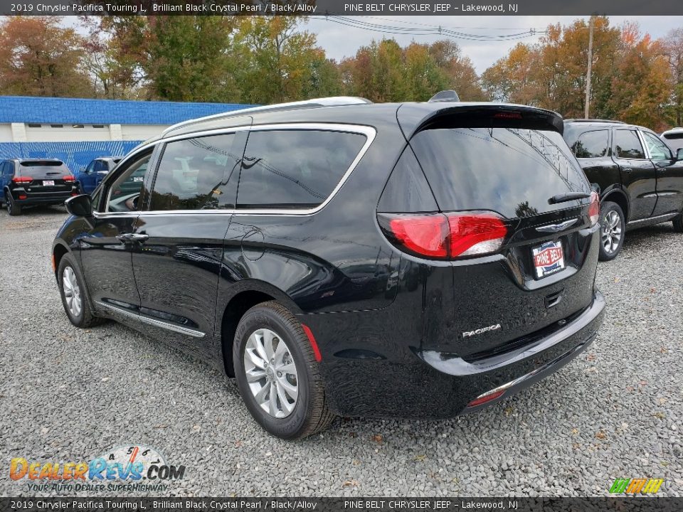 2019 Chrysler Pacifica Touring L Brilliant Black Crystal Pearl / Black/Alloy Photo #4