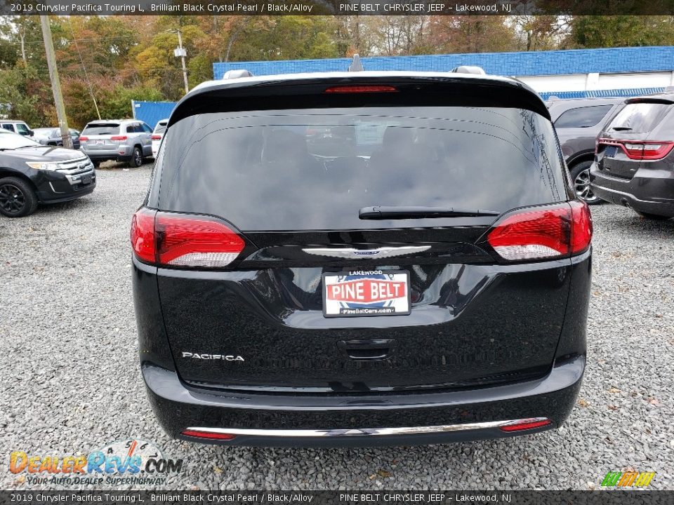 2019 Chrysler Pacifica Touring L Brilliant Black Crystal Pearl / Black/Alloy Photo #5