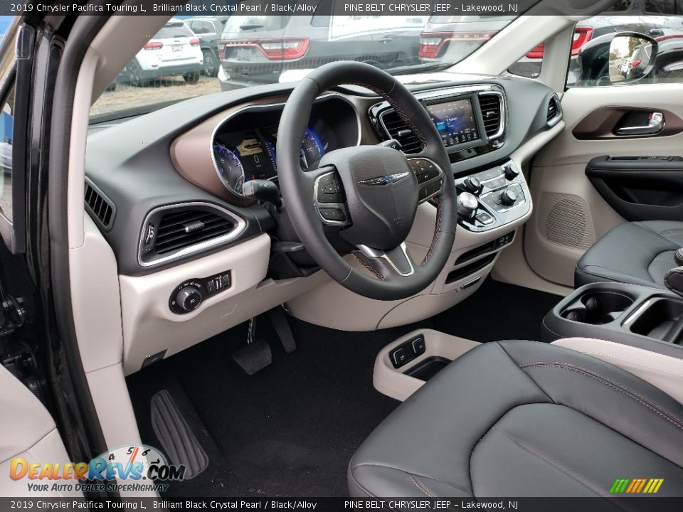 2019 Chrysler Pacifica Touring L Brilliant Black Crystal Pearl / Black/Alloy Photo #7
