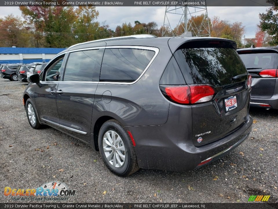 2019 Chrysler Pacifica Touring L Granite Crystal Metallic / Black/Alloy Photo #4