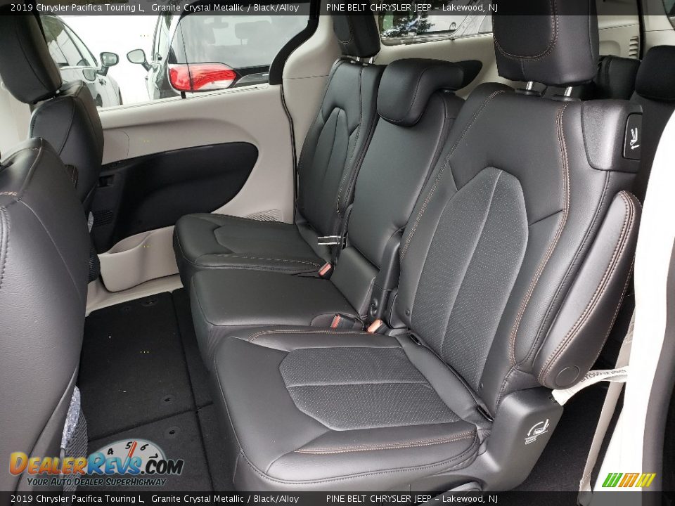 2019 Chrysler Pacifica Touring L Granite Crystal Metallic / Black/Alloy Photo #6