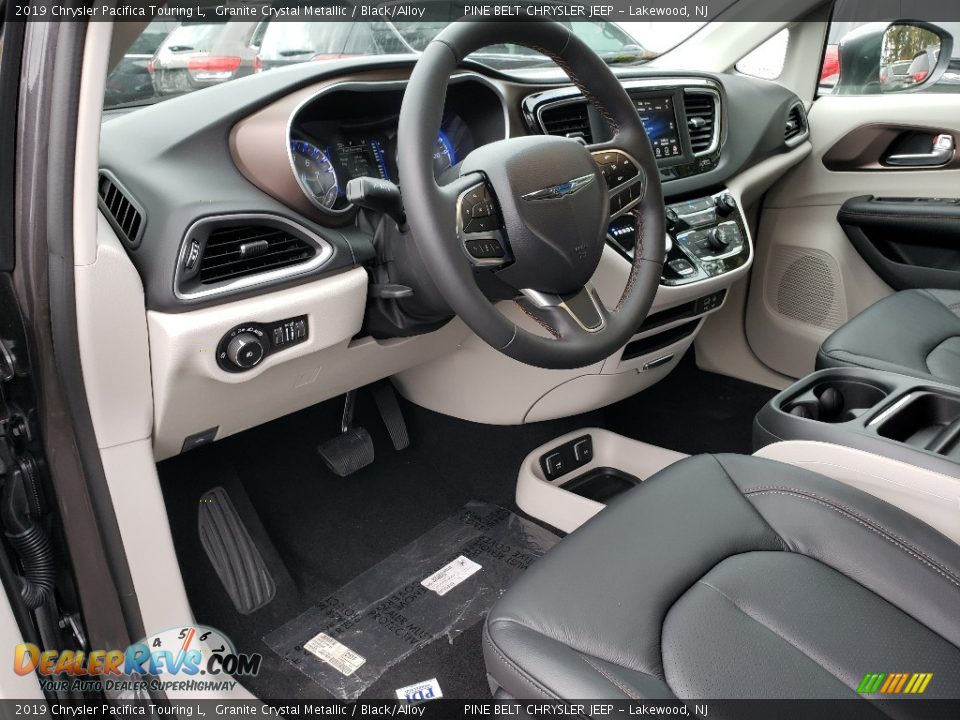 2019 Chrysler Pacifica Touring L Granite Crystal Metallic / Black/Alloy Photo #8