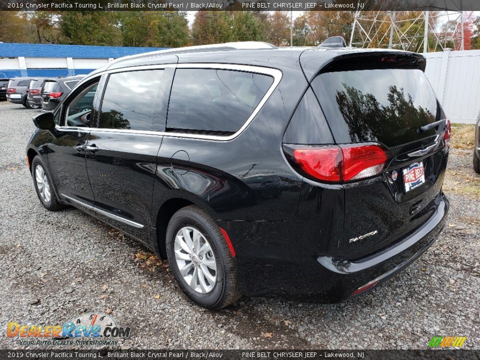 2019 Chrysler Pacifica Touring L Brilliant Black Crystal Pearl / Black/Alloy Photo #4