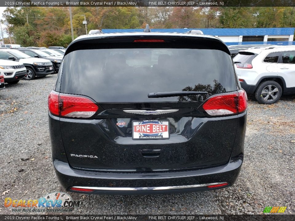 2019 Chrysler Pacifica Touring L Brilliant Black Crystal Pearl / Black/Alloy Photo #5