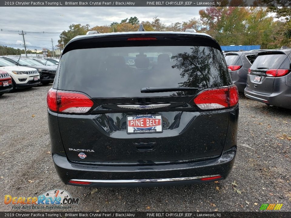 2019 Chrysler Pacifica Touring L Brilliant Black Crystal Pearl / Black/Alloy Photo #5