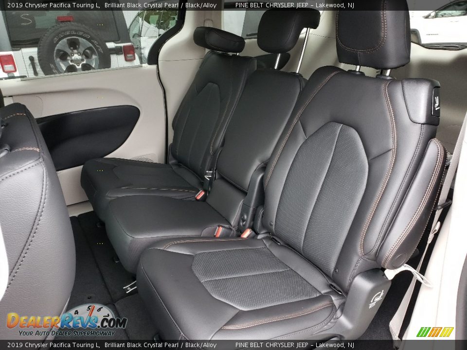 2019 Chrysler Pacifica Touring L Brilliant Black Crystal Pearl / Black/Alloy Photo #7