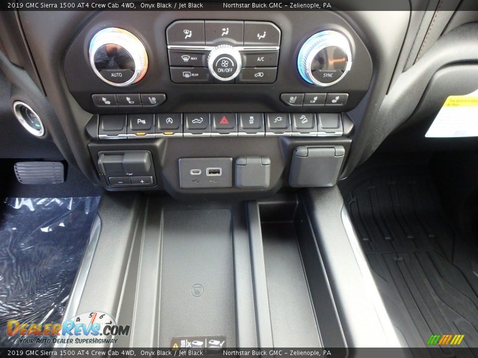 2019 GMC Sierra 1500 AT4 Crew Cab 4WD Onyx Black / Jet Black Photo #20