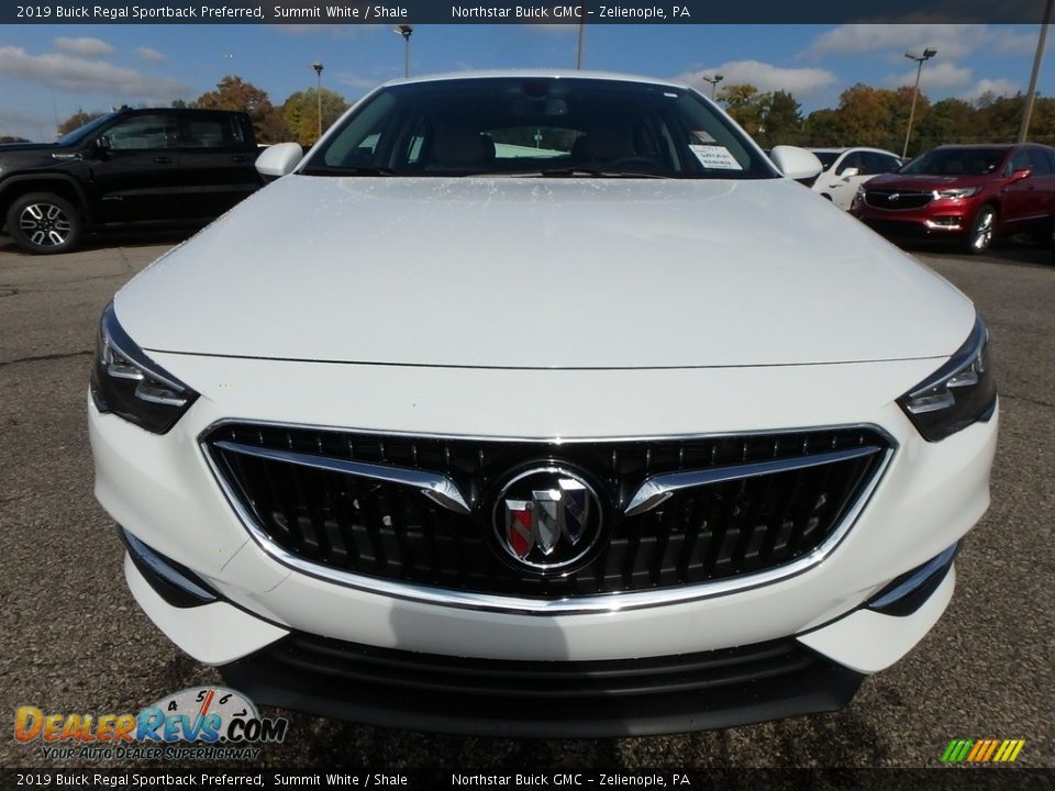 2019 Buick Regal Sportback Preferred Summit White / Shale Photo #2