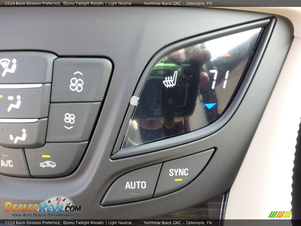 2019 Buick Envision Preferred Ebony Twilight Metallic / Light Neutral Photo #19
