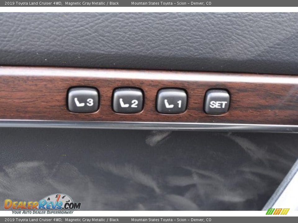 2019 Toyota Land Cruiser 4WD Magnetic Gray Metallic / Black Photo #30