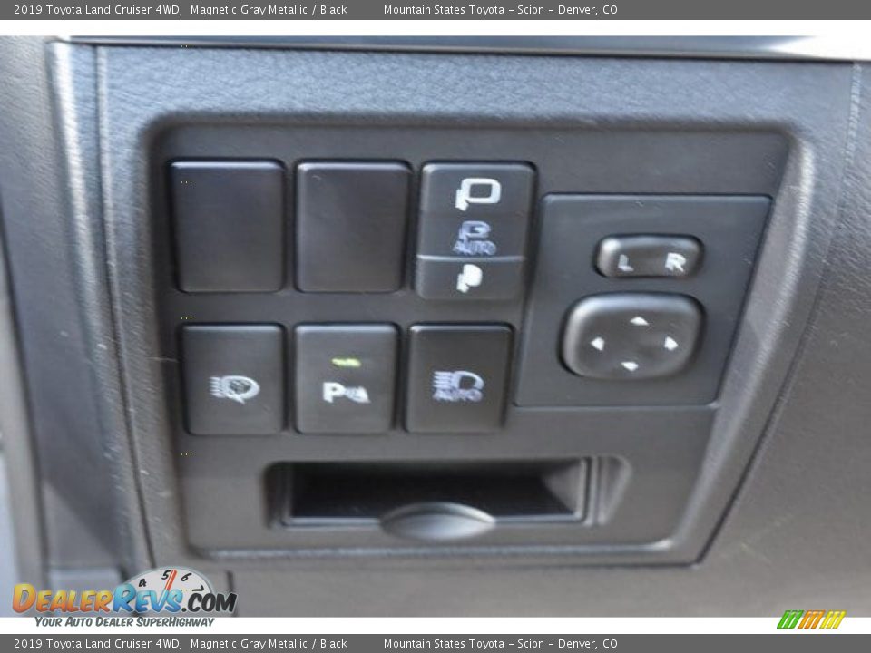 2019 Toyota Land Cruiser 4WD Magnetic Gray Metallic / Black Photo #31