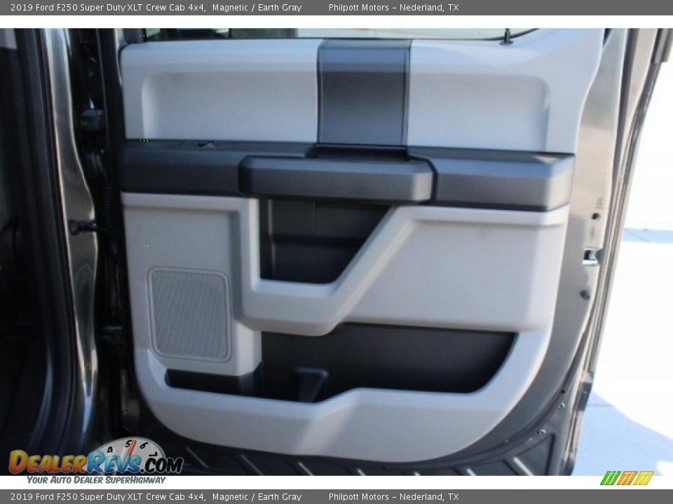 2019 Ford F250 Super Duty XLT Crew Cab 4x4 Magnetic / Earth Gray Photo #26
