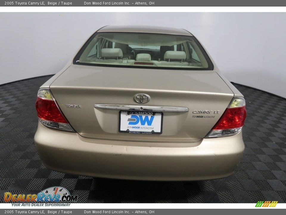 2005 Toyota Camry LE Beige / Taupe Photo #10