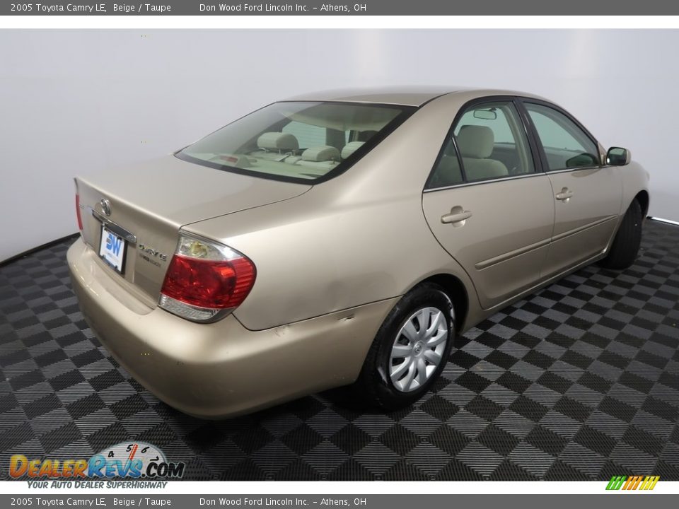 2005 Toyota Camry LE Beige / Taupe Photo #11
