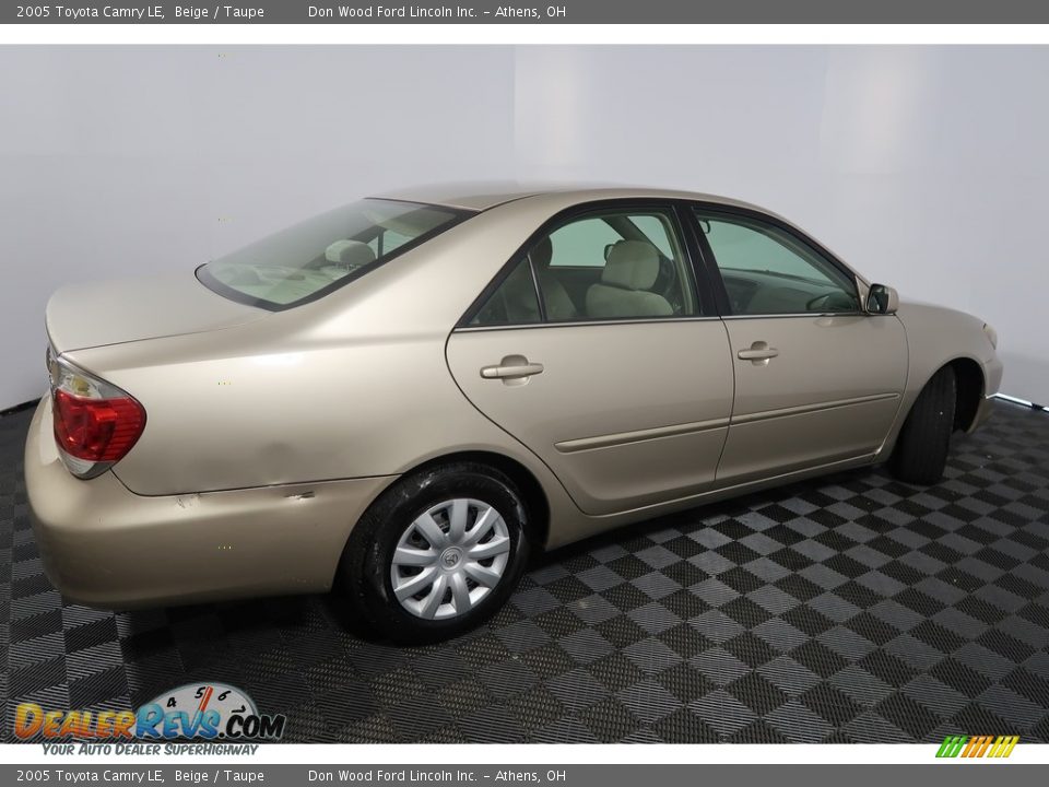 2005 Toyota Camry LE Beige / Taupe Photo #12