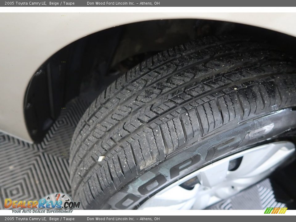 2005 Toyota Camry LE Beige / Taupe Photo #26