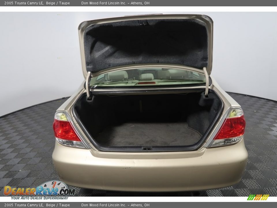 2005 Toyota Camry LE Beige / Taupe Photo #31