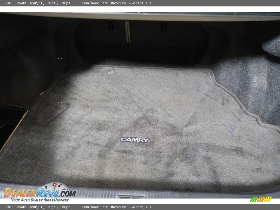 2005 Toyota Camry LE Beige / Taupe Photo #32