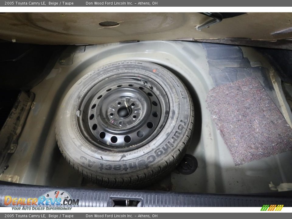 2005 Toyota Camry LE Beige / Taupe Photo #33